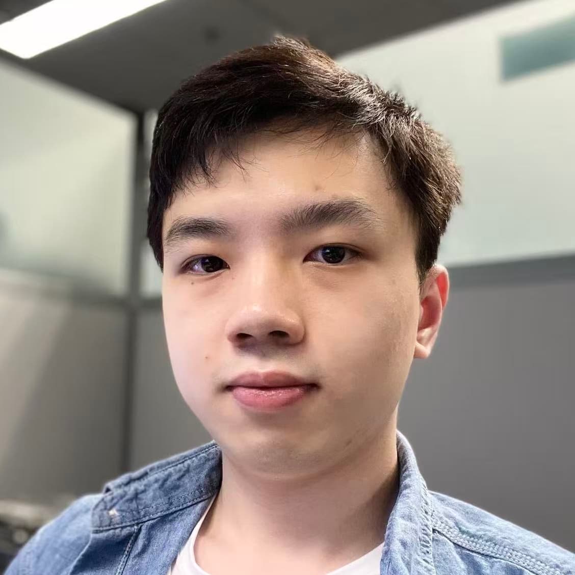 Ruixiang Huang portrait
